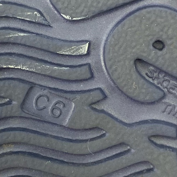 Native navy blue unisex shoes size C 6 - Picture 5 of 5